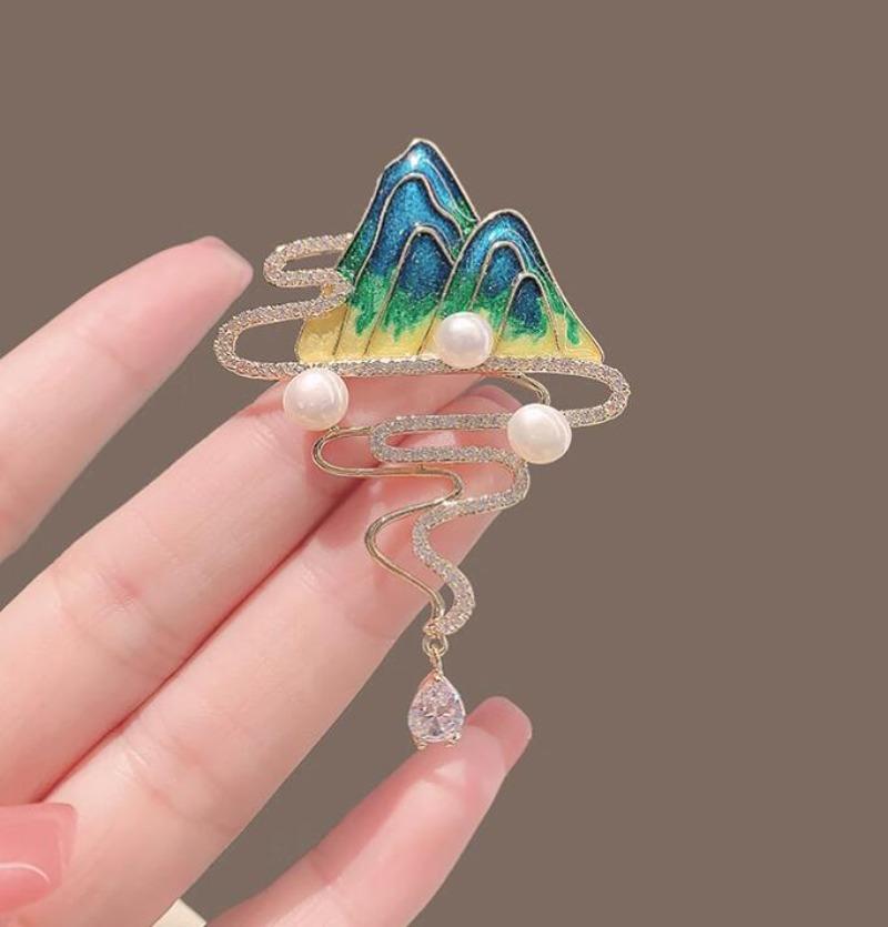 Vintage Chinese Style Round Landscape Painting Brooch for Women Mountain Shaped Tassel Rhinestone Lapel Pins Clothes Accessories