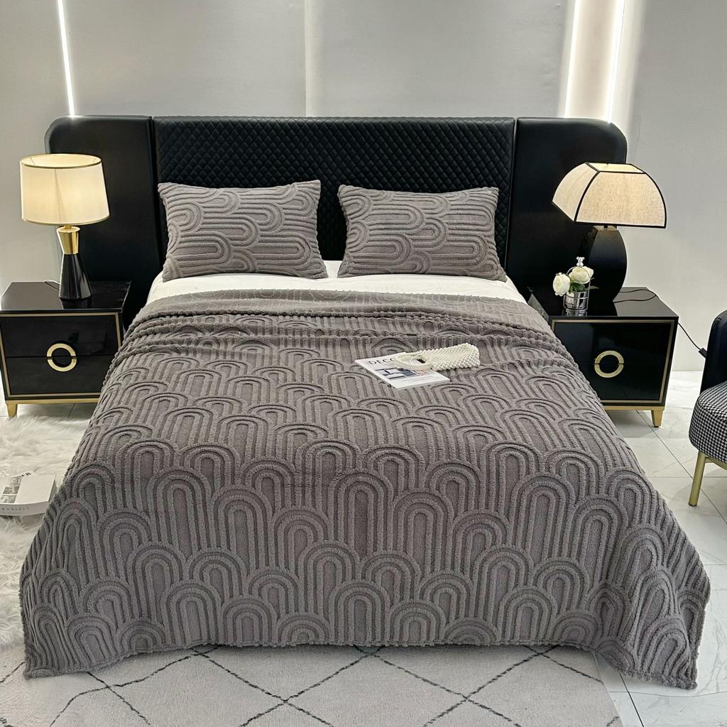 Luxurious Single - Layer Taffeta Blanket Flanged Edge for Naps and Sofa Cover with Feature