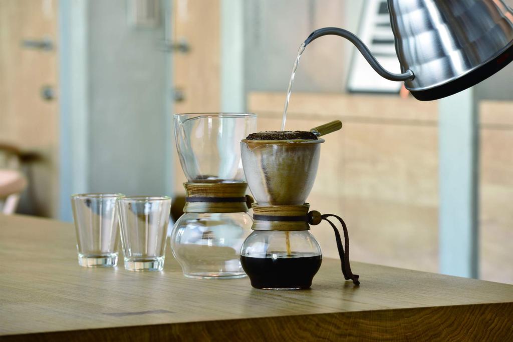HARIO Nel Drip Pot with Wood Neck, 1-2 Cups, DPW-1