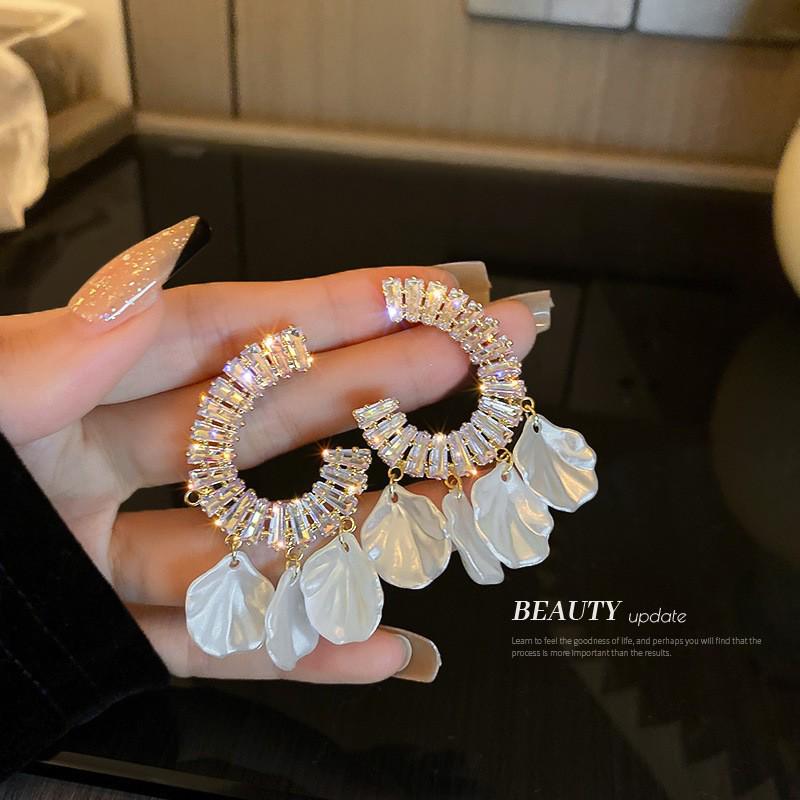 Silver Needle White Heart Tassel Earrings: Luxurious, Versatile, and Stylish Stud Earrings for Women.