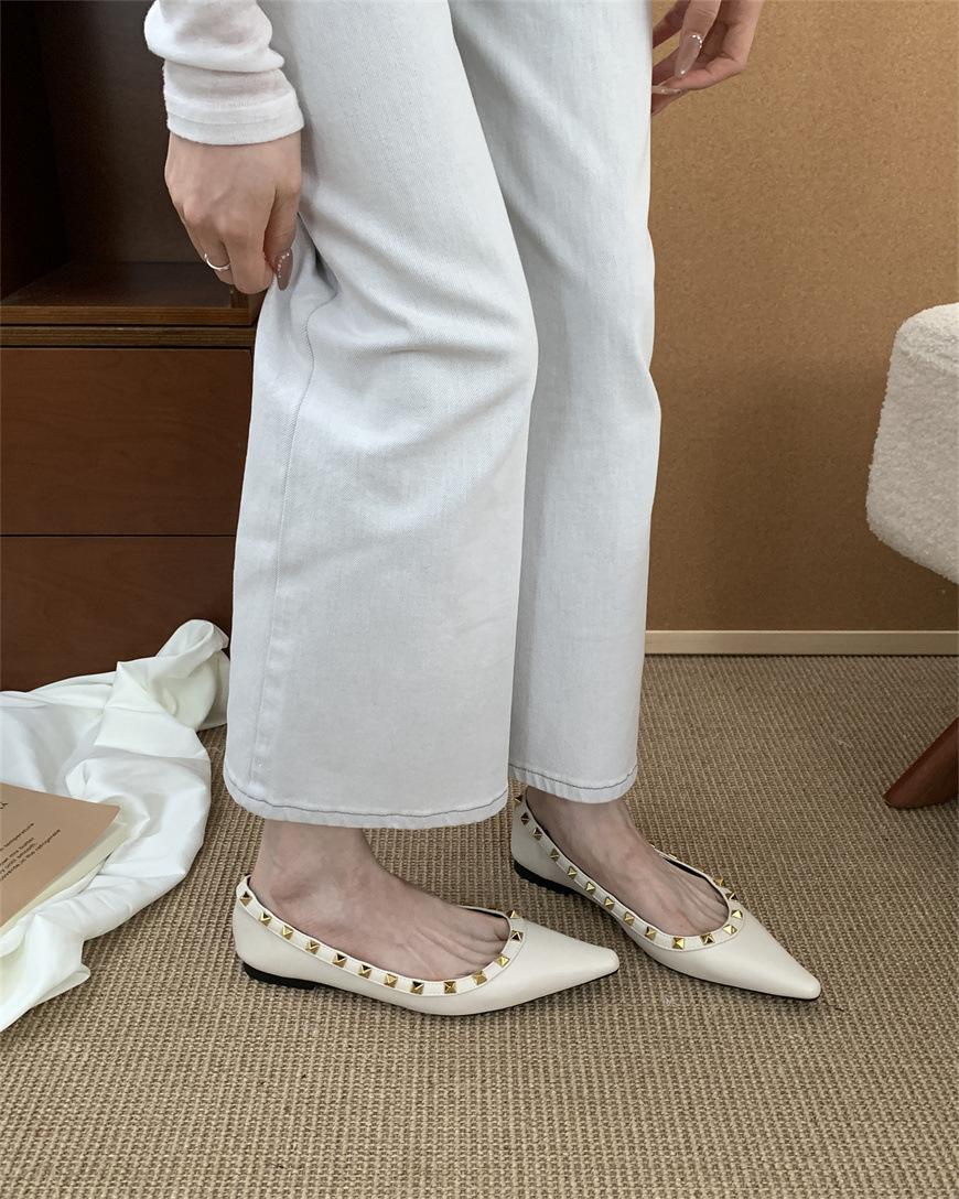 

2025 summer new rivet shoes pointed single shoes women s flat bottom shallow mouth patent leather willow soft sole boat shoes flat heel women s shoes 39