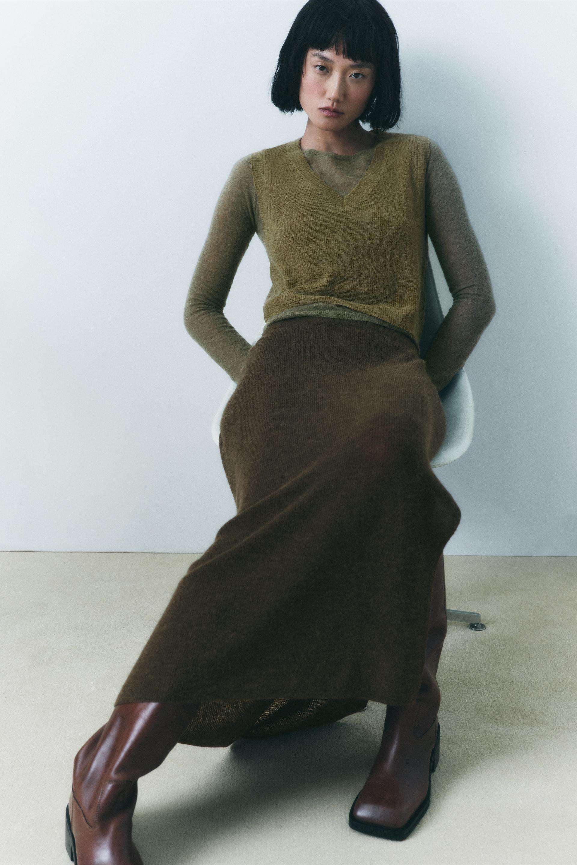 

КОРОТКИЙ ТРИКОТАЖНЫЙ ЖИЛЕТ