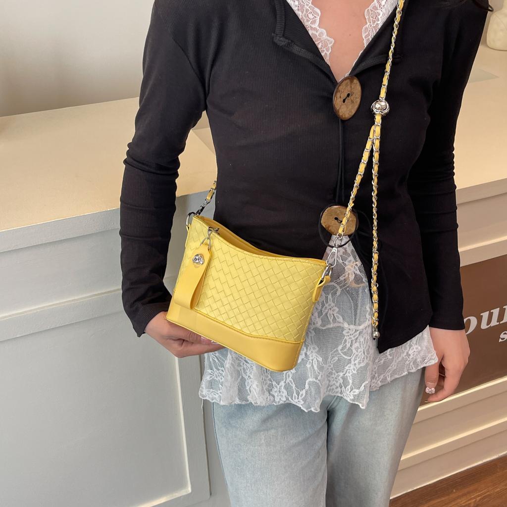 2025 Summer New Weaving Crossbody Bag Fashionable And Casual Small Bucket Bag Women'S Shoulder Bag