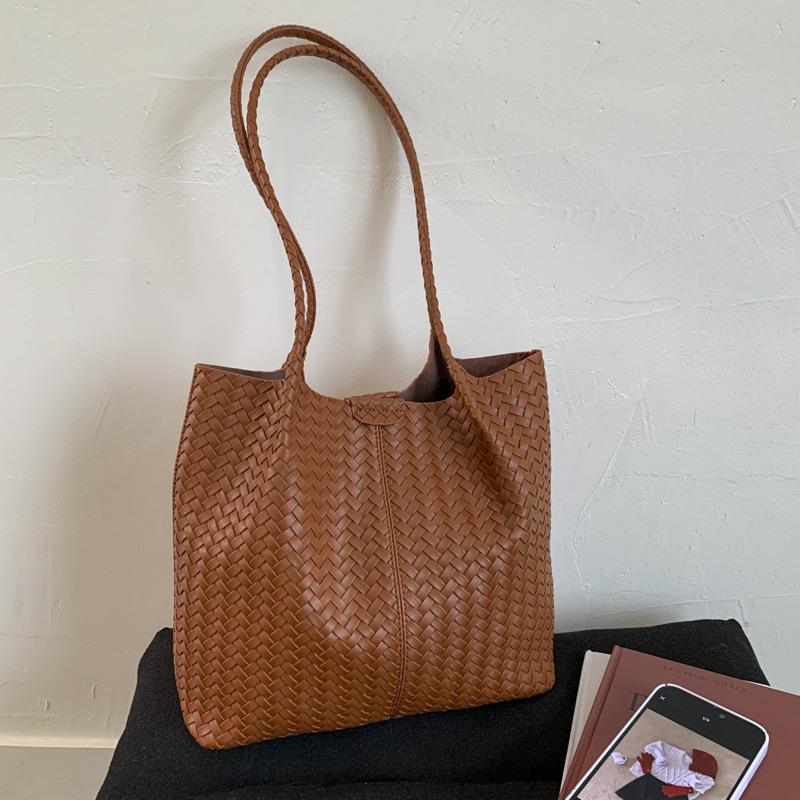 Fashionable Large Bag for Women Commuter Single-shoulder Bag Large-capacity Textured Tote Bag