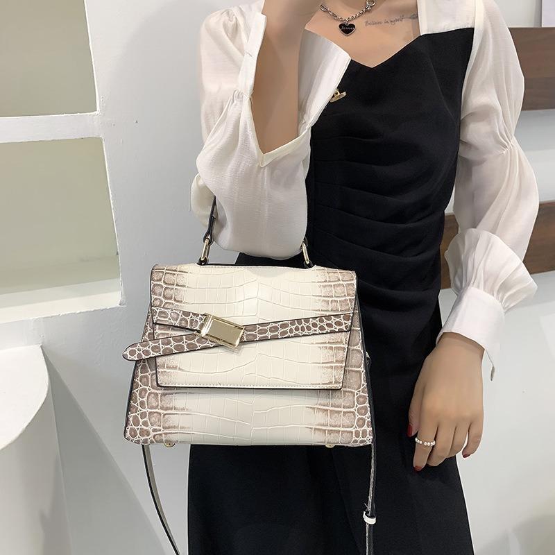 Women's New Small Bag Korean Fashion Embossed Handbag Can Be Carried On Shoulder or Crossbody Women's Bag