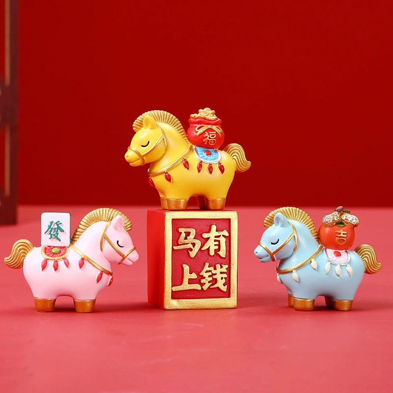 1Pc Gift Ornament Festival Gift Mascot Souvenir Gift Horse Ornament Creativity Resin Ornament Home Decor