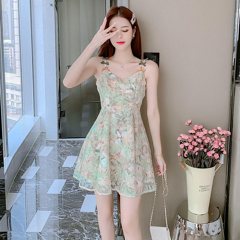 

Fresh Summer Slim-Fit Waist-Cinching Short Dress with Lace Camisole for Petite Women S (80-94 lbs)