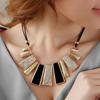 Moda damska Luxury Hollow Out Geometryczna zawieszka Charm Drop Necklace