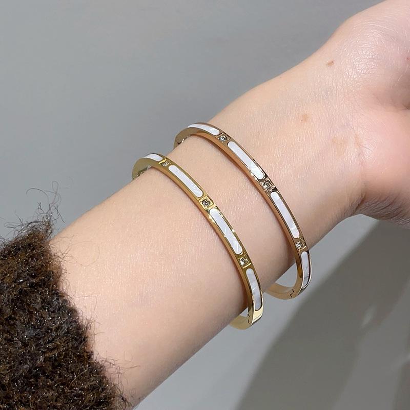 Luxury Minimalist Titanium Steel Bracelet with Mother-of-Pearl for Women - Versatile Jewelry, Ideal Gift for Girlfriend or Best Friend.