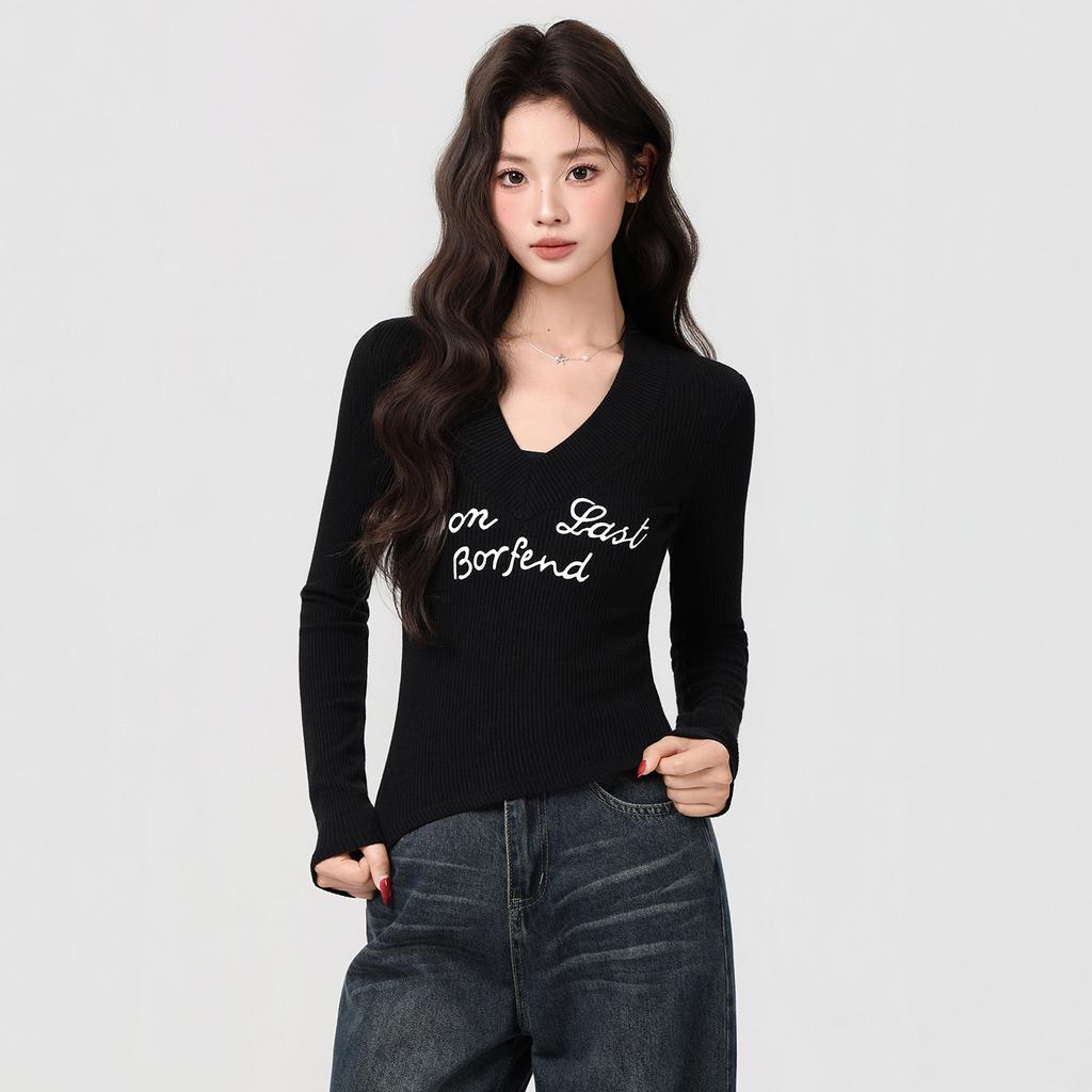 Black V-neck Letter-printed Long-sleeved T-shirt, New Autumn and Winter Bottoming Shirt, Slim-fitting and Thin Top Inside, Women