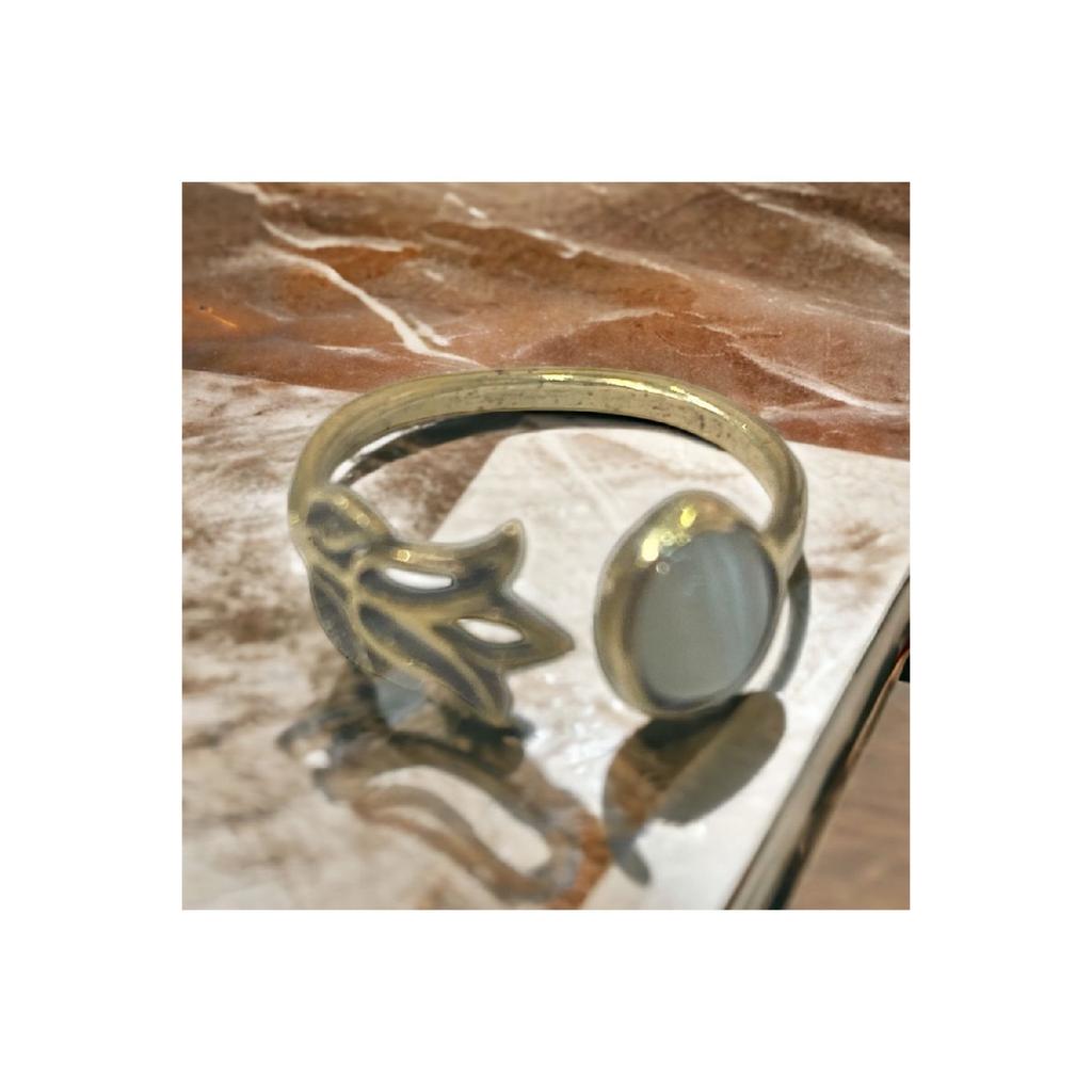 Tulpenförmiger, antiallergischer Naturstein, minimalistischer Retro-Kupferring