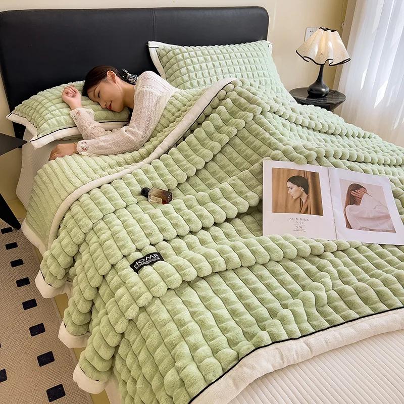 Autumn Winter Warm Sleeping Soft Comfortable Flannel Fleece Blankets for Bed Home Cozy Thickened Warmth Quilt Faux Rabbit Fur