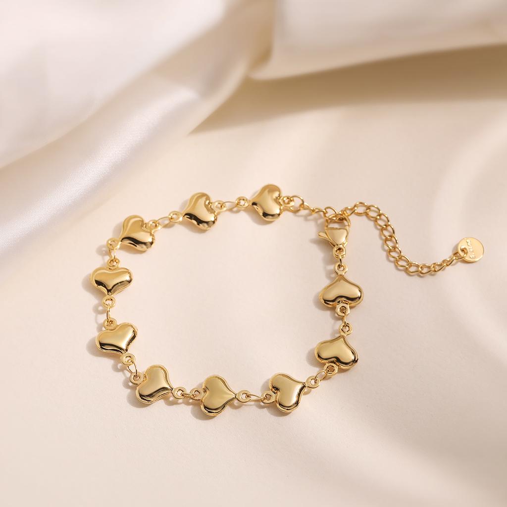 Wholesale Non-Fading Gold Color 316L Stainless Steel Heart Charm Bracelet For Women Casual Daily Jewelry