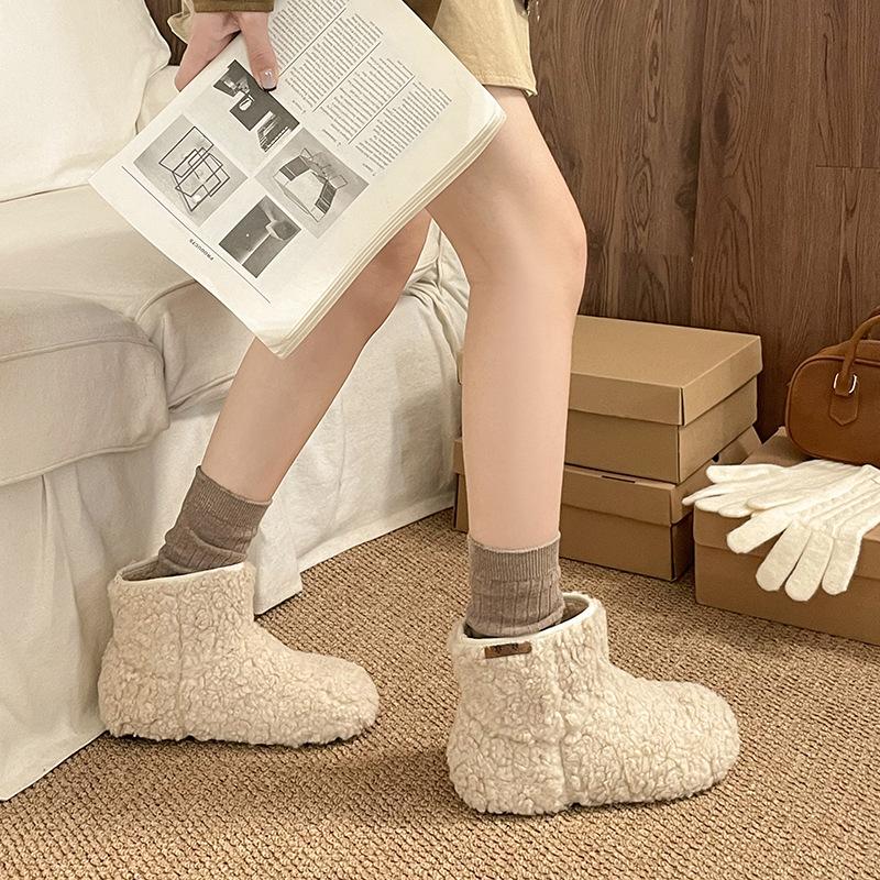 Fleece thickened fluffy shoes snow boots women's winter new winter lamb wool warm short boots snow fluffy boots