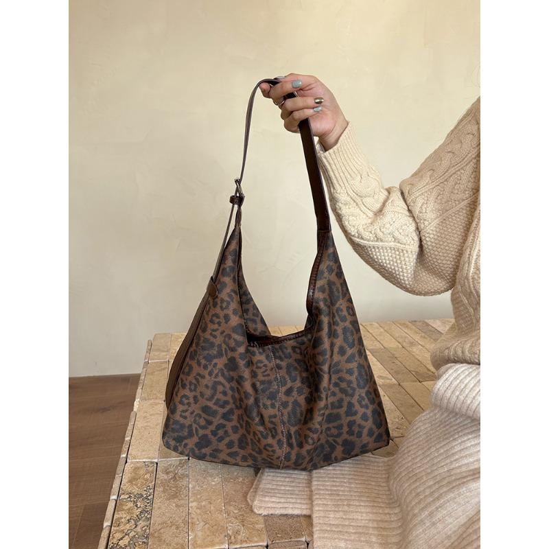 Large capacity leopard print shoulder tote bag autumn and winter new retro commuter versatile messenger bag women