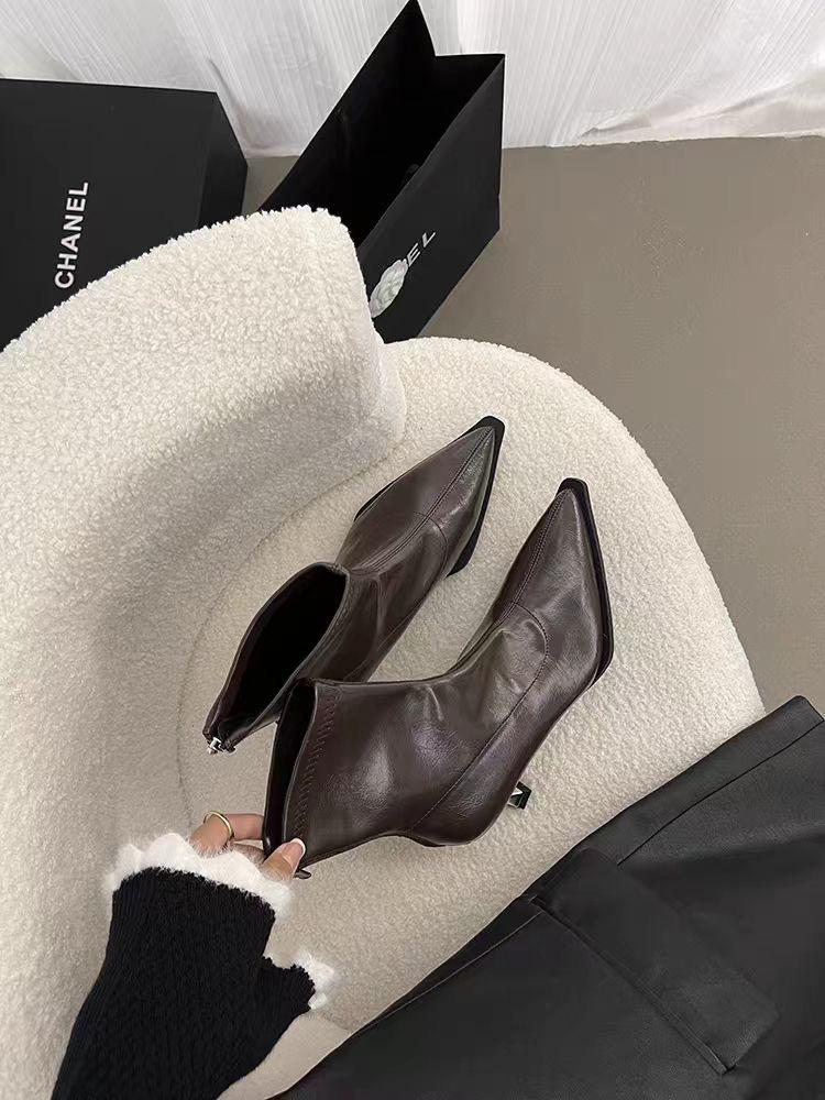 

2024 autumn and winter new thin boots~ thin heel high heel pointed temperament soft leather rear zipper Korean version versatile short boots 40 коричневий