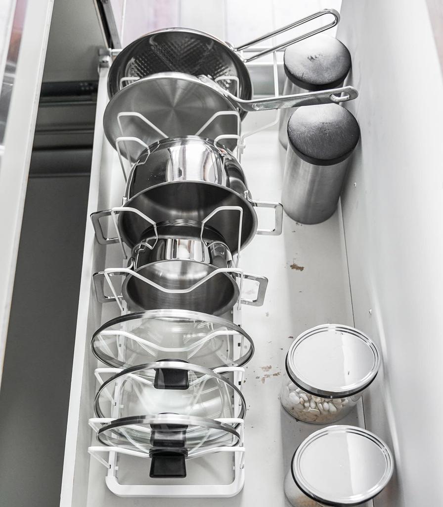 Yamazaki Ausziehbarer Topfdeckel Pfanne x T20 x Tower Küche 3840 (Yamazaki Industries) Untertisch & Stand, Weiß, Ca.. B45-82 H17,5cm, Serie,