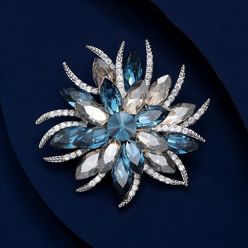 

Роскошная и элегантная брошь Баухиния для женщин, высококлассная и изысканная брошь-застежка с защитой от бликов для лацкана пиджака серо голубой