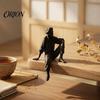 Minimalistische schwarze Regal Dekoration 3D gedruckte ruhende Reisenden Figur, Kanten sitzende Skulptur Dekoration, Kleine Schreibtisch Ornamente Künstlerisches Ornament für