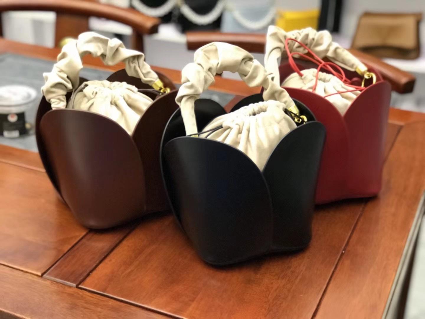 

Premium sense нишевая красная сумка в форме лепестка, корзина для овощей, маленькая сумка женская сумка для невесты, свадебная сумка цилиндрическая сумка-ведро 15*15*15cm чёрный