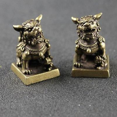 Old Brass Solid Lion Lucky Fortune Seal Desktop Decoration Auspicious Keychain Pendant