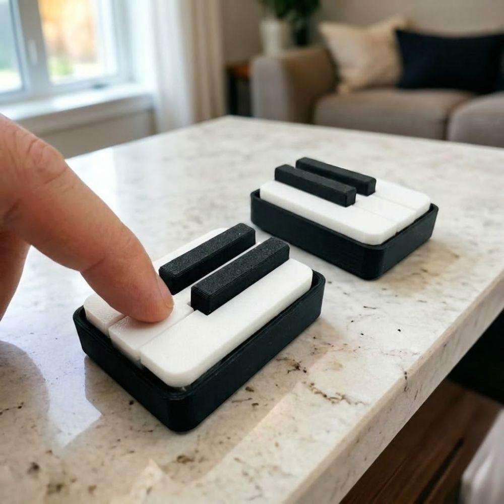 Novelty Piano Stress Clicker Keychain 5-key Press Piano Key Fidget Figurine Backpack
