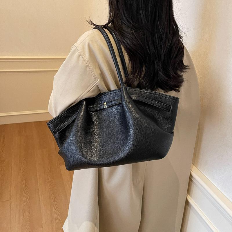 High-end Trend Retro Fashion Tote Bag with Large Capacity and Shoulder Strap for Women