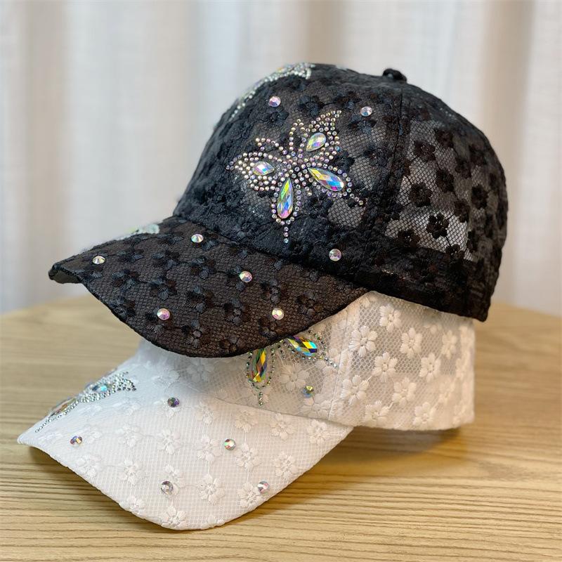 Casquette de Baseball en Dentelle Respirante avec Papillons Perlés - Dessus Doux Confortable - Convient pour les Fêtes et les Rendez-vous