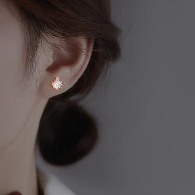 Muschel-Ohrstecker für Damen im Sommer-Nischendesign und Ohrschmuck für die neuen trendigen Persönlichkeitsohrringe für den neuen Stil