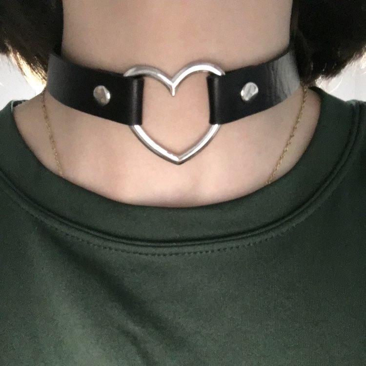 Women's Fashionable and Sexy Punk Style Necklace with a Heart-shaped PU Leather Material Collar