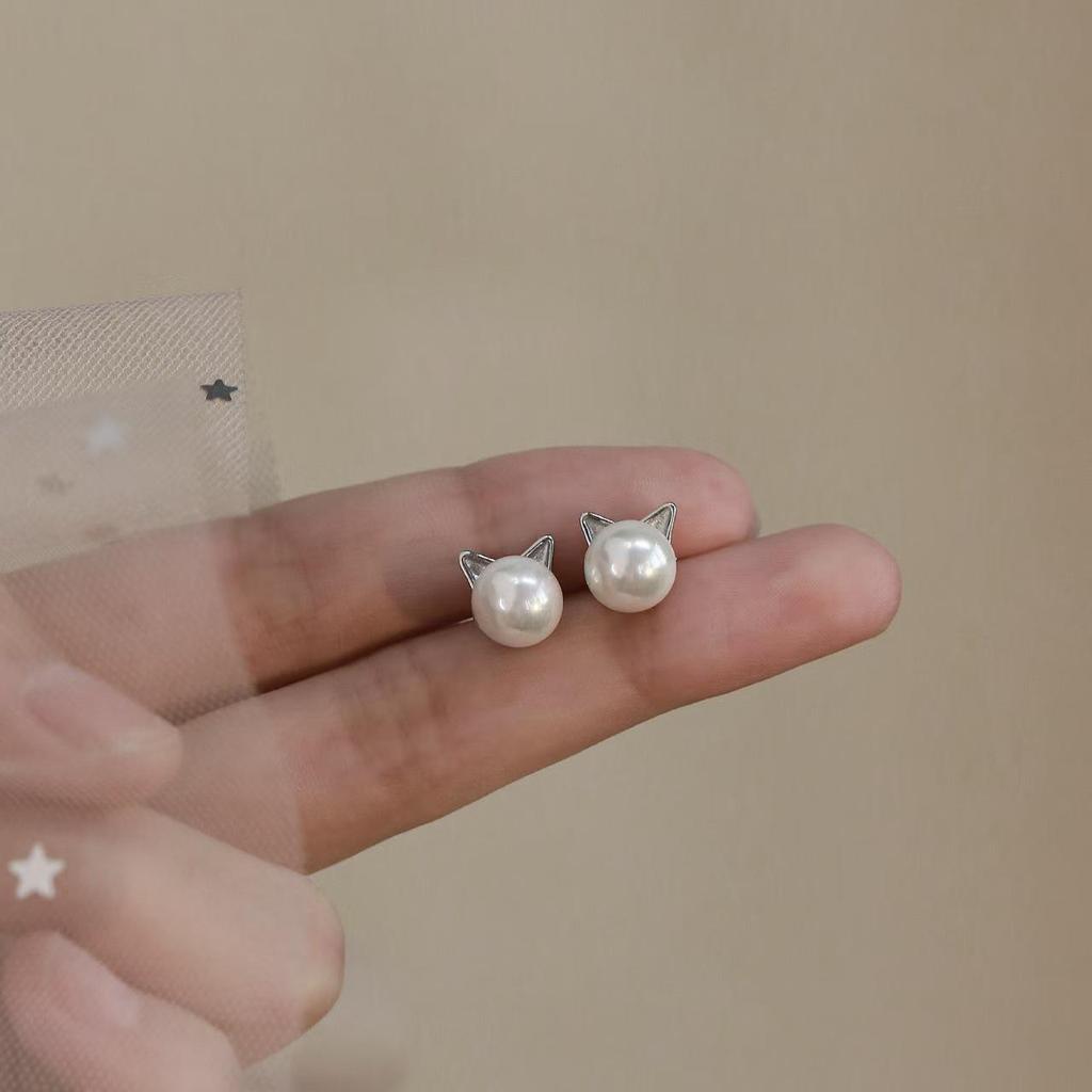 European Hot-Selling Faux Pearl Cat Stud Earrings: Simple & Stylish Ear Jewelry