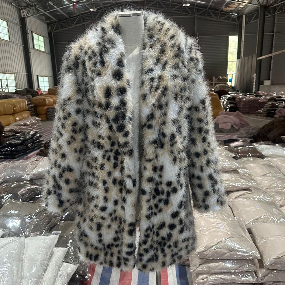 

Зимняя женская шуба из искусственного меха лисы с лацканами, средней длины S