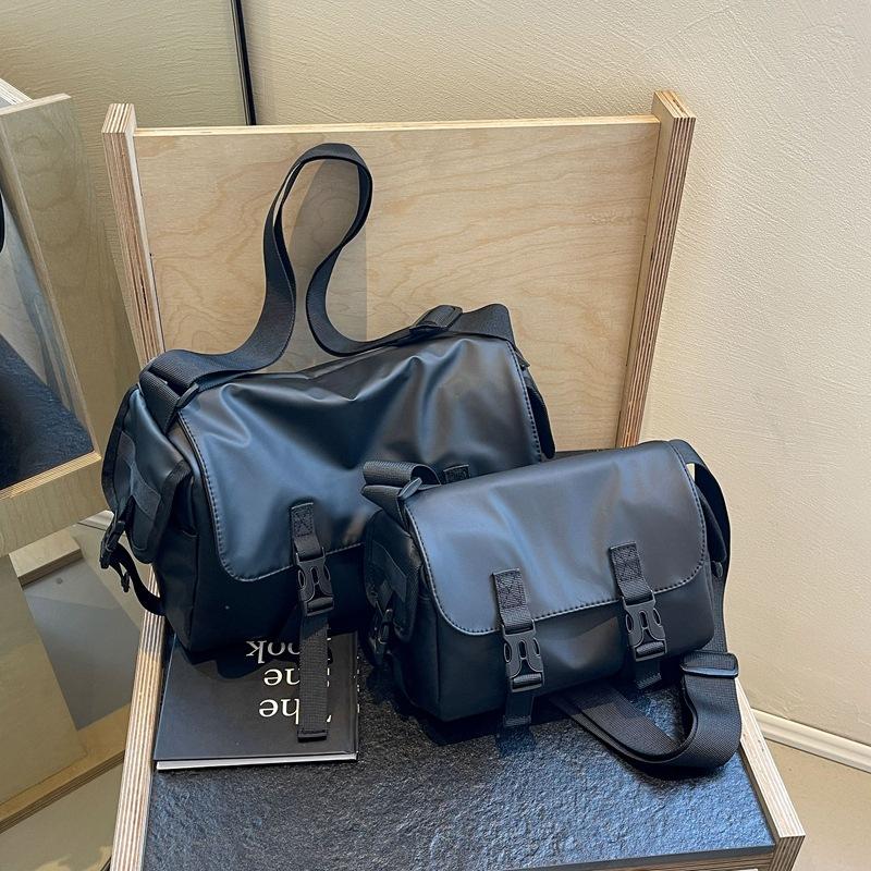 Retro Casual Messenger Bag Waterproof And Lightweight Messenger Bag Women'S Casual Versatile Commuter Bag Tooling Style Niche Shoulder Bag