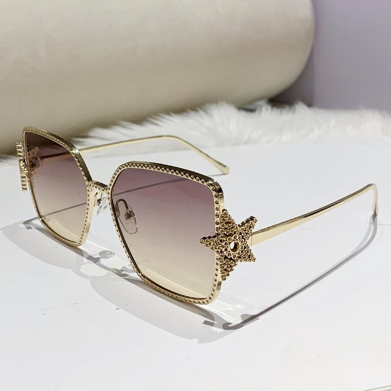 Five-pointed Star Rhinestone-encrusted Women's Square-frame Sunglasses - Stylish, Versatile, and Luxurious.