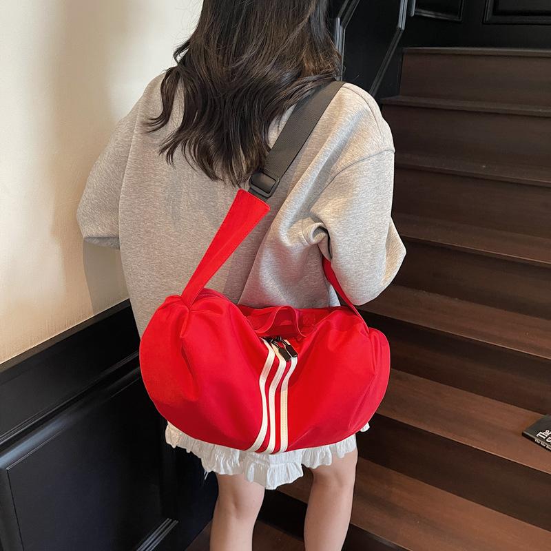 Geantă Oxford Impermeabilă Tip Crossbody Casual Sport Sală Vară Casual Excursie Călătorie Geantă Monocurea Crossbody Tip Gogoașă