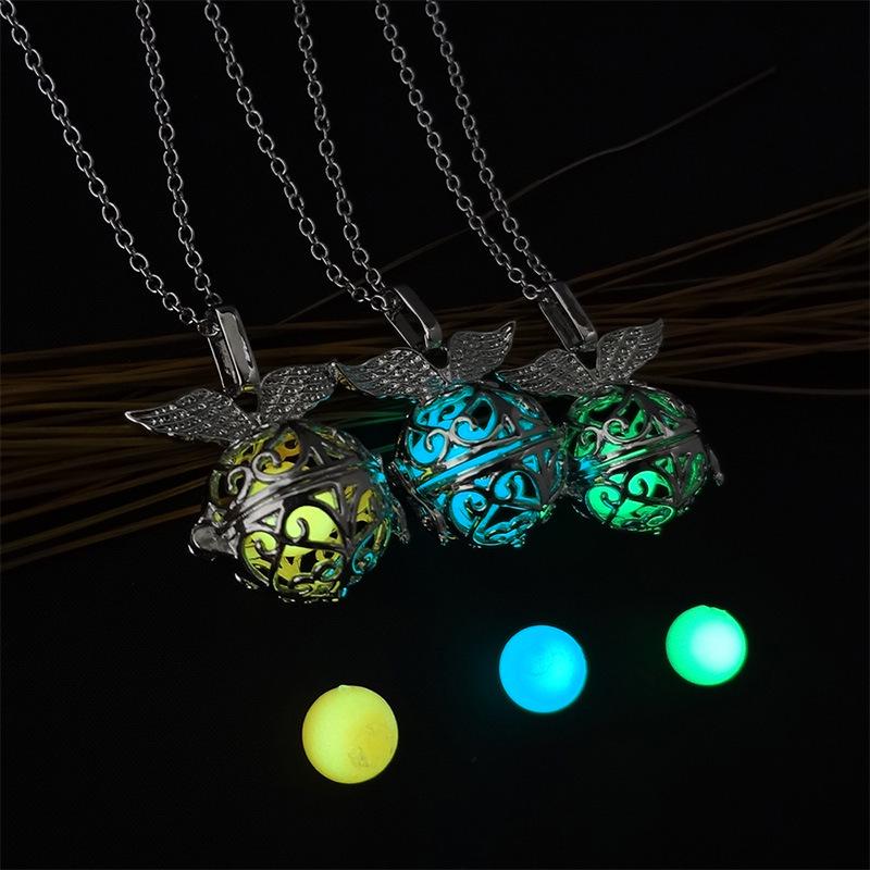 Tricolor Angel Wings Luminous Necklace: Versatile Unisex Fashion Choker