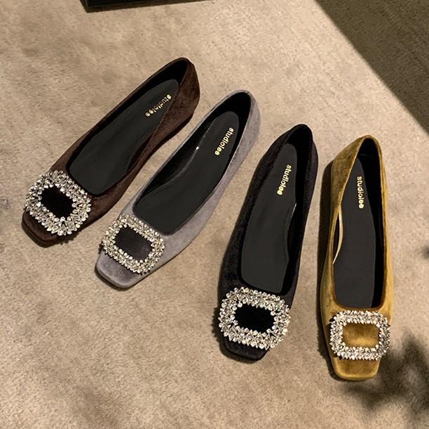 

Grape mother autumn and winter new expensive sparkling diamond buckle round head high heels comfortable thick heel suede light mouth single shoes wome 40 серый