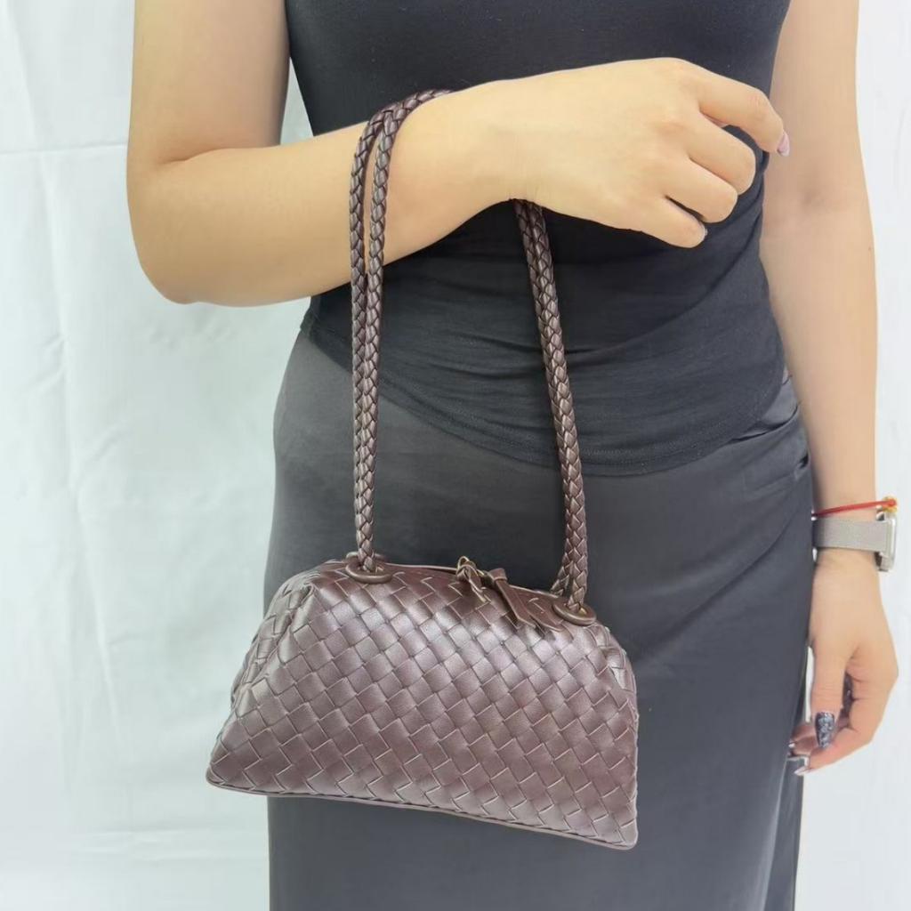 Reine handgewebte Tasche 2025 neue grenzüberschreitende Bestseller-Kissenform-Tasche Schulter-Unterarmtasche vielseitige Pendler-Damen-Tasche Trend