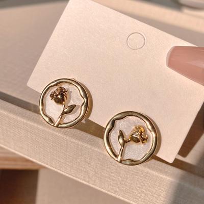 1 paar Frauen Ohrringe Runde Dekorative Galvanik Stilvolle Hohl Rose Blume Weibliche Ohrringe Schmuck Zubehör