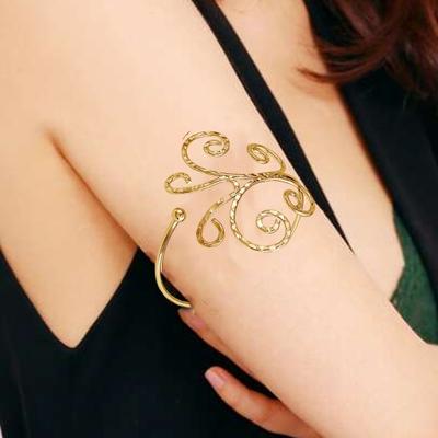Armband-Armkette, leicht, helle Farbe, glänzend, ausgehöhltes geometrisches Muster, Armmanschette, Armreif, Körperarmband, Schmuck, Geschenk