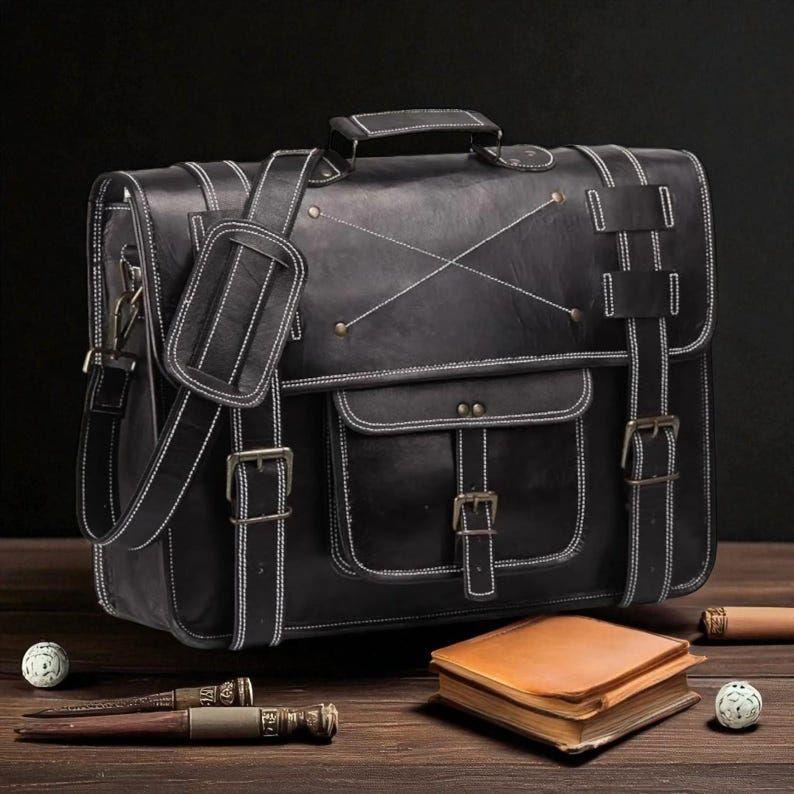 

Кожаный портфель-мессенджер для ноутбука для мужчин, монограммный кросс-боди, компьютерная сумка-слинг, сумка для проектов, подарок на Рождество для шаферов 18 x 14 x 6 in