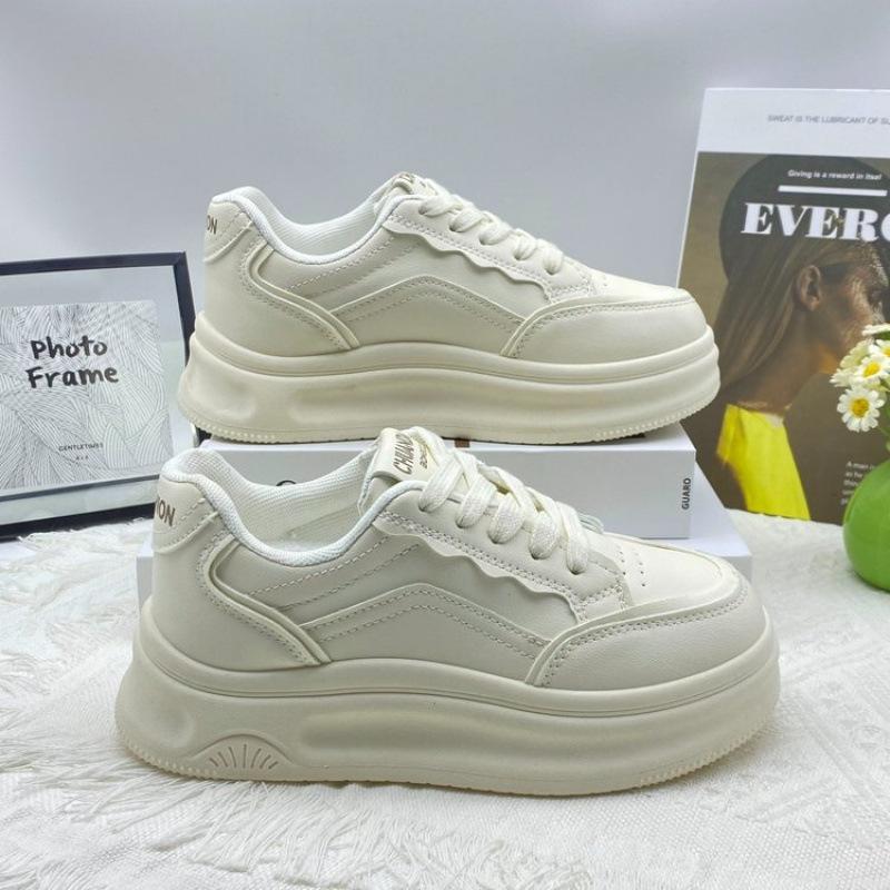 Popular little white shoes women's 2025 spring new thick-soled single shoes versatile sports and leisure small height-increasing board shoes