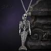 Künstlerisches Meerjungfrauen-Knochen-Charme Schädel-Skelett Anhänger Halskette Gotischer Dunkler Fantasy Schmuck Halskette im Vintage-Stil für Damen Kreatives Gruseliges Accessoire,