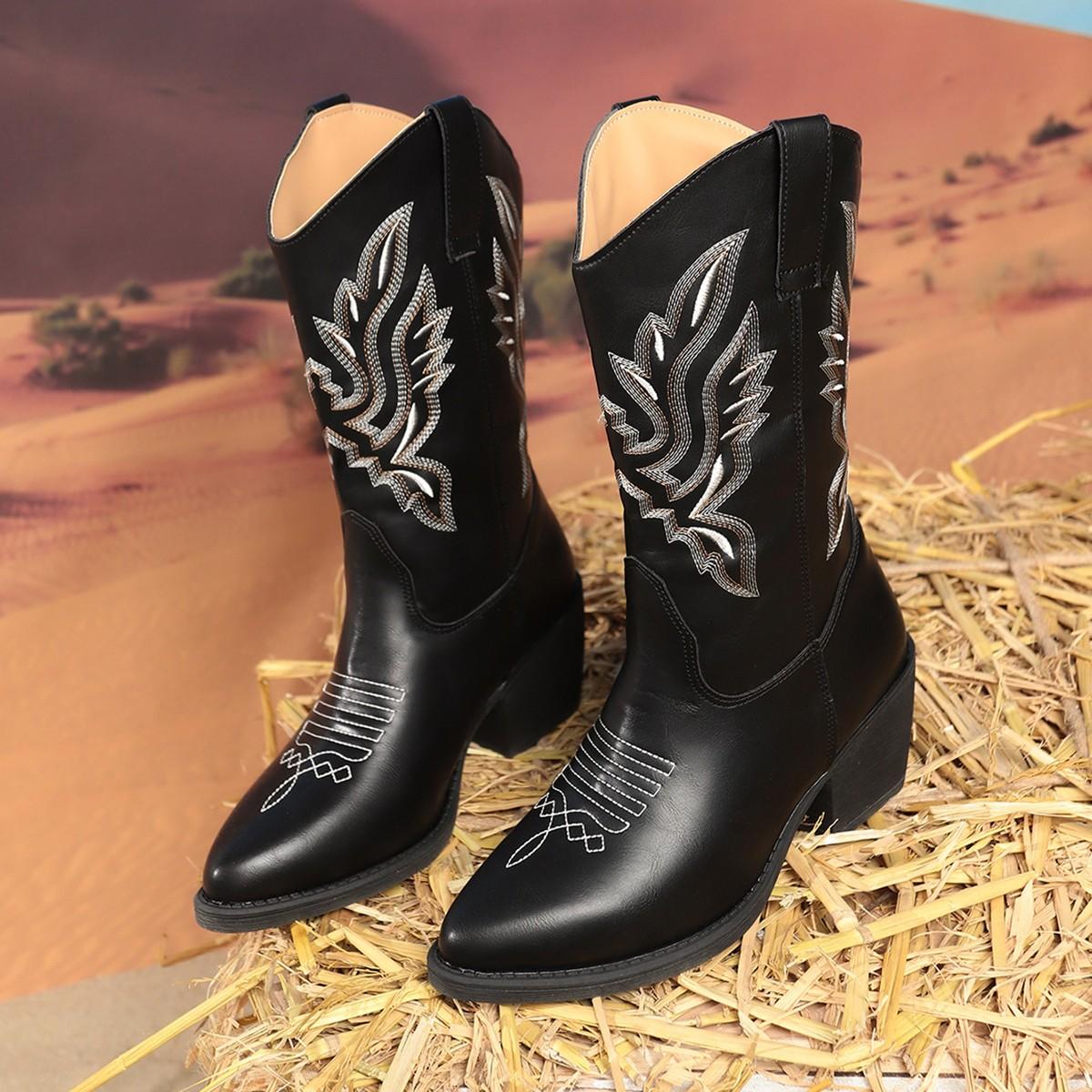 

2025 New Fall and Winter Plus-size Trendy Stud Boots 43