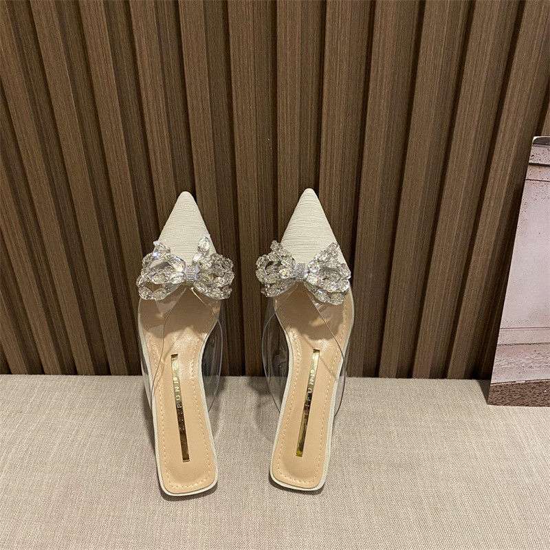 Spitze Zehenpartie Tasche Kopf Halbschuhe Damen Oberbekleidung Sommer 2025 neues Temperament Mode Strass Schmetterling dicker hoher Absatz coole Hausschuhe Damen