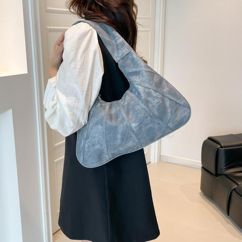 New Retro Bag Large Capacity Fashion Commuter Tote Bag Casual Shoulder Armpit Bag Handbag Women