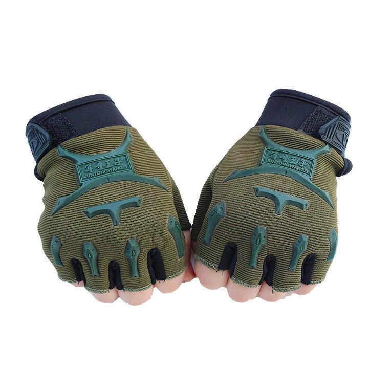 Kids' Half-Finger Camouflage Sports Gloves - Breathable & Protective for Summer Camping and Training