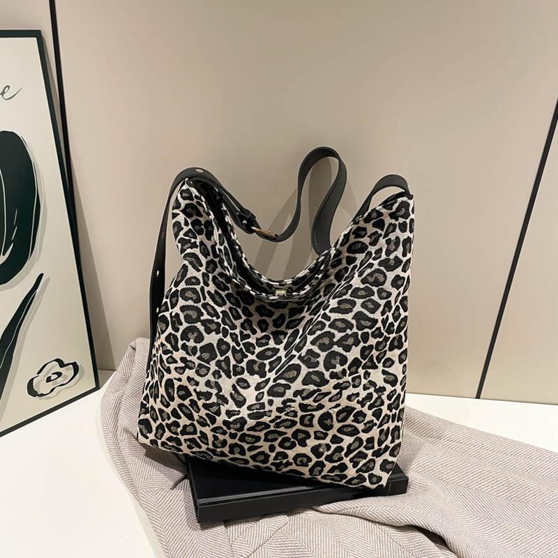 Crossbody Bag for Women Adjustable Strap Messenger Bag Large Capacity Retro Handbag Tote Bag for Work Travel