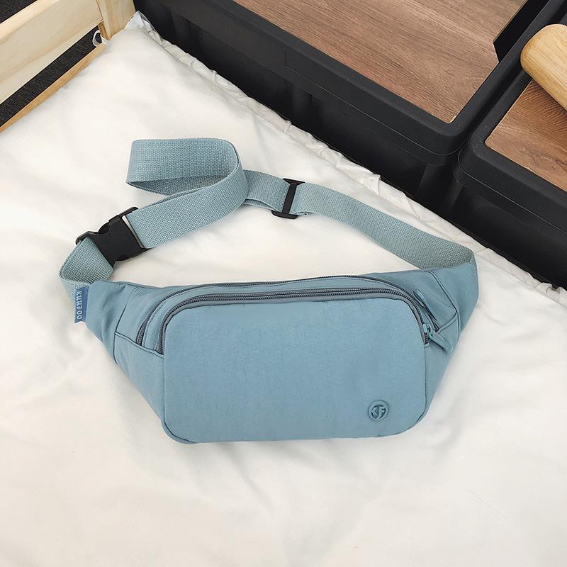 

Niche design casual personality trend large capacity tote bag 2025 spring new texture foreign style women s breast bag синий