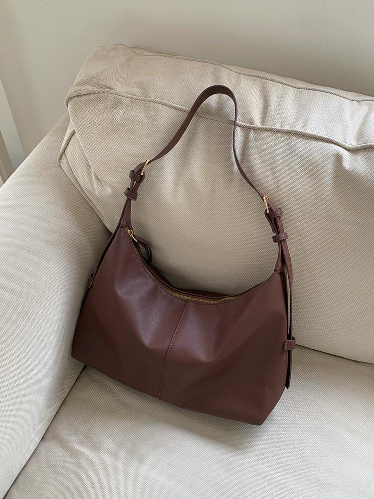 

New fashion PU pitot bag women s versatile casual high-end texture commuter versatile shoulder messenger bag